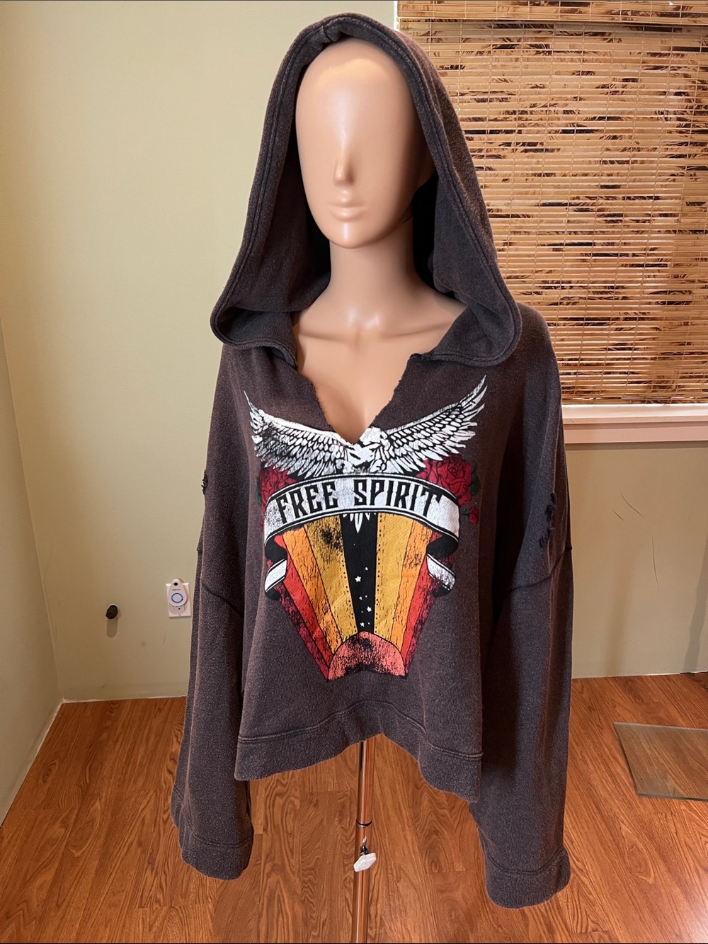 Free Spirit Hooded Drop-Shoulder Sweatshirt in Brown with Graphic Size L